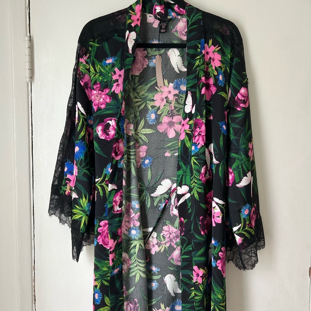 Victoria's Secret Black Sheer Floral Lace-Trim Kimono Robe